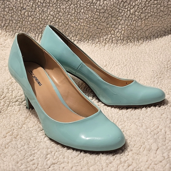 Heels - Picture 1 of 3